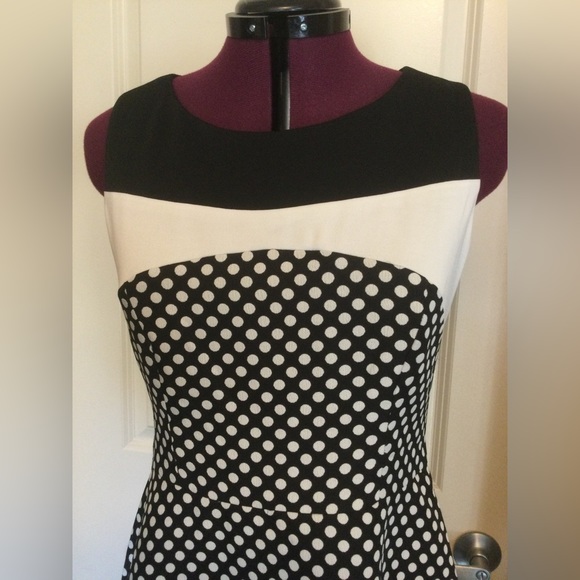 Fit & flare Dress size 8 black & white polka dot - Picture 2 of 5